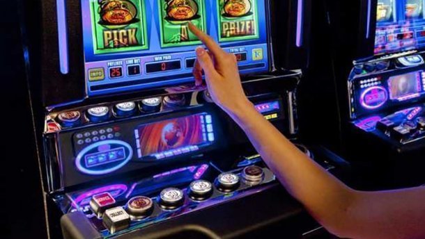 Naked pulls strategy for slot machines